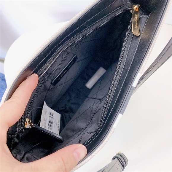 MICHAEL KORS JET SET TRAVEL LARGE MESSENGER CROSSBODY NWT - Picture 6 of 9